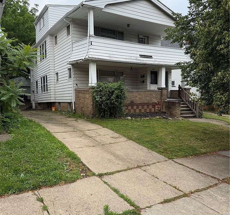 1st image of 1594 Victoria Ave