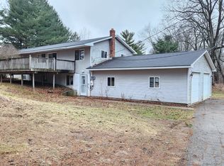 11151 Hartland Rd, Fenton, MI 48430