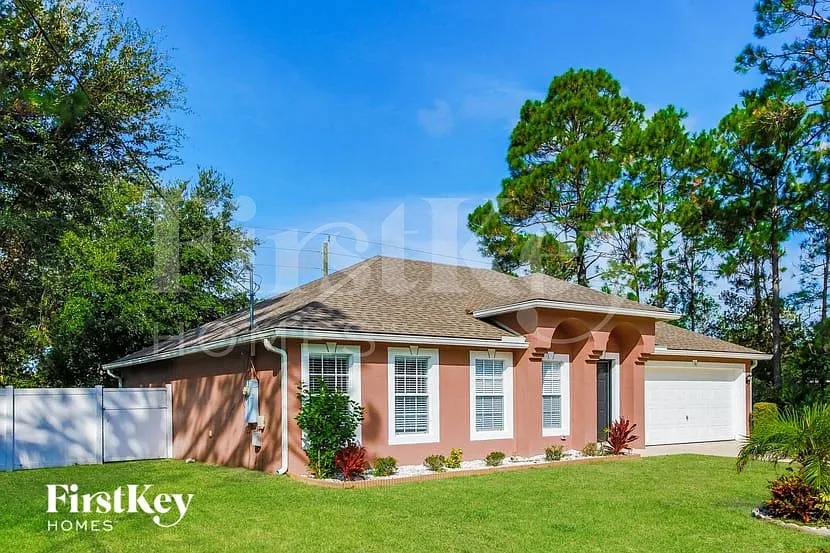 3 bed, 2.0 bath, 1963 sqft, $2,635 — Photo 2
