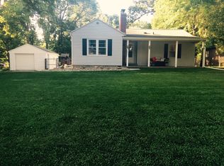 1904 Sunnyside Dr, Cedar Falls, IA 50613