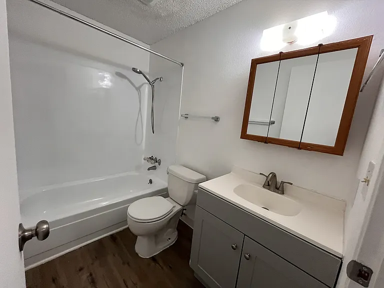 22920 NE Halsey St #5 — Photo 8