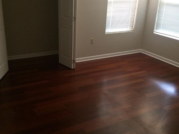 4th image of 109 Parkwood Dr