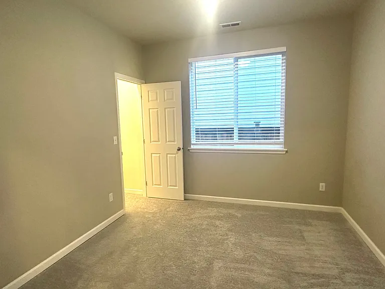 4315 Freemont St NE — Photo 30