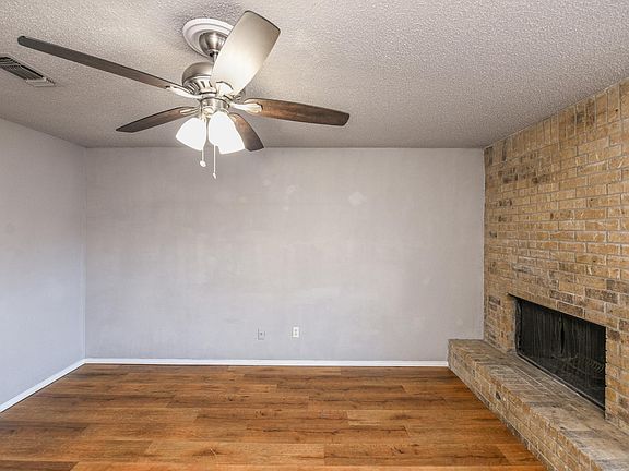 3rd image of 2017 Paisley Dr APT A