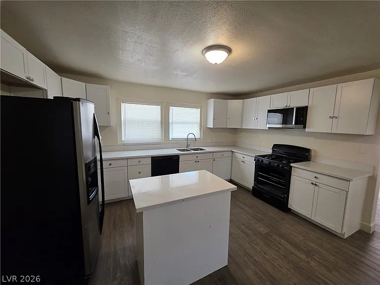 1590 Mustang Dr — Photo 88