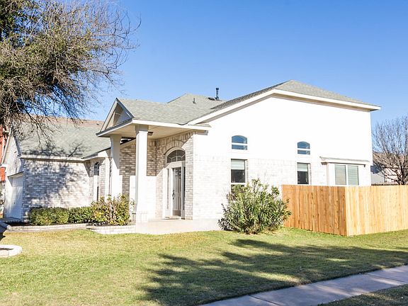 5th image of 17401 Orwell Ln