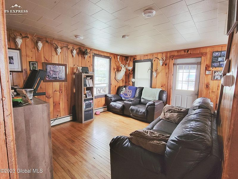 2nd image of 39 Hamilton Avenue