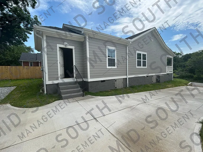 325 N Dean St — Photo 4