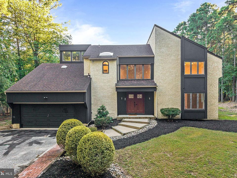 1st image of 31 Stone Mountain Ln