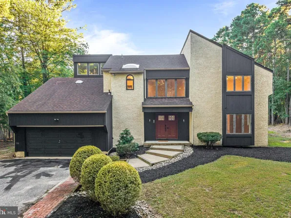 31 Stone Mountain Ln, Marlton, NJ 08053