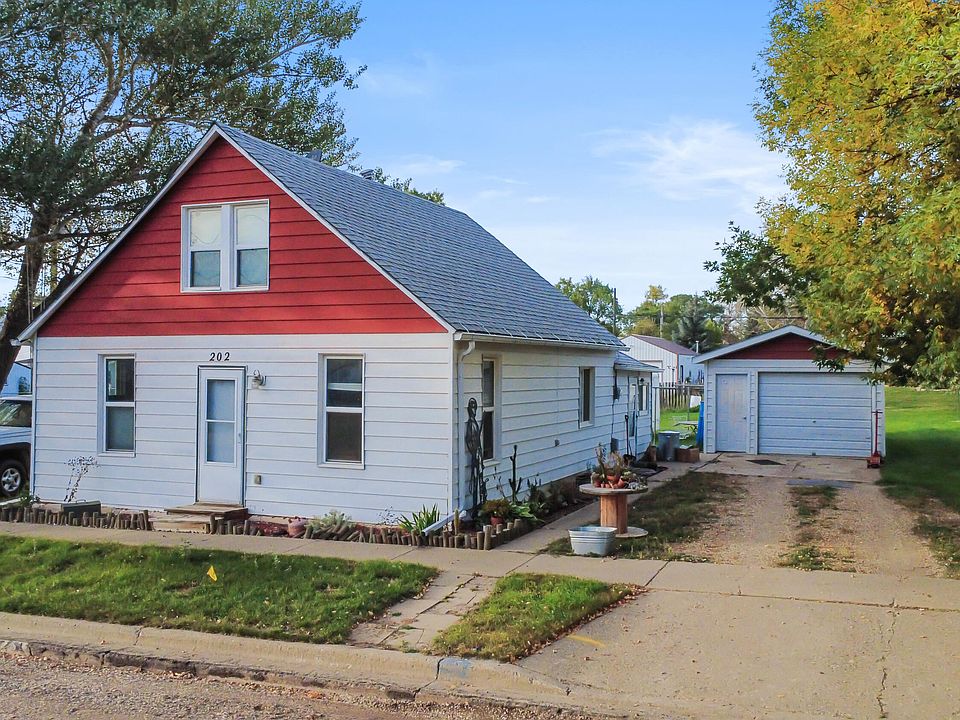1st image of 202 Cedar Ave