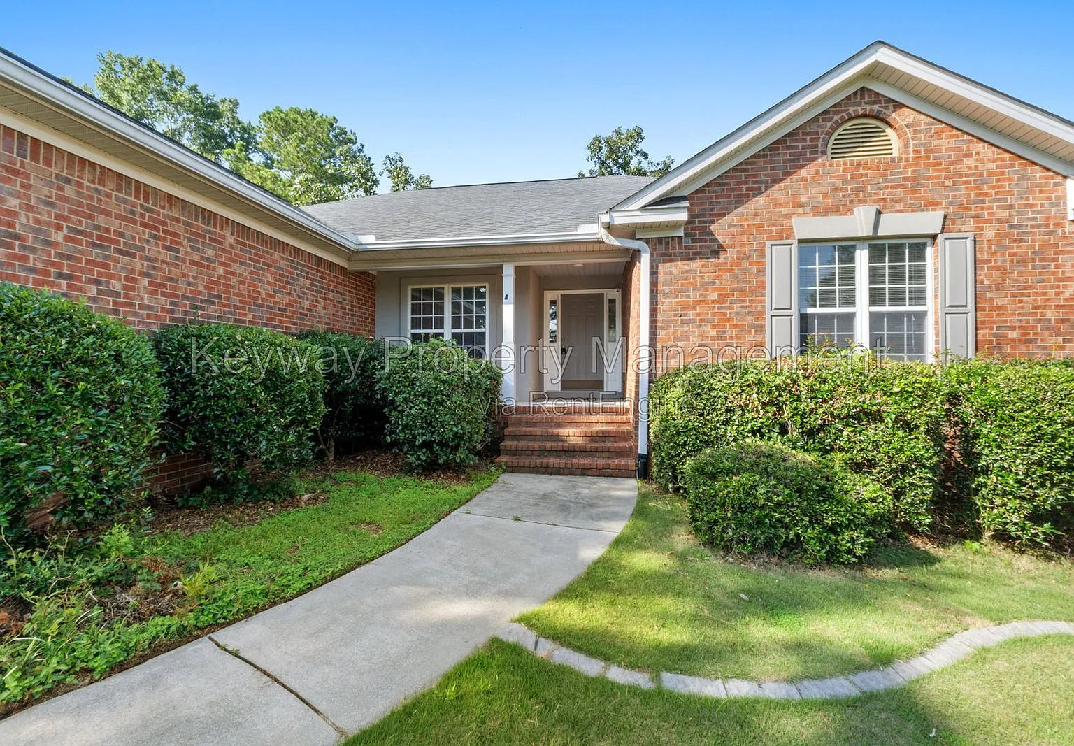 4 bed, 2.0 bath, 2450 sqft, $1,785 — Photo 2