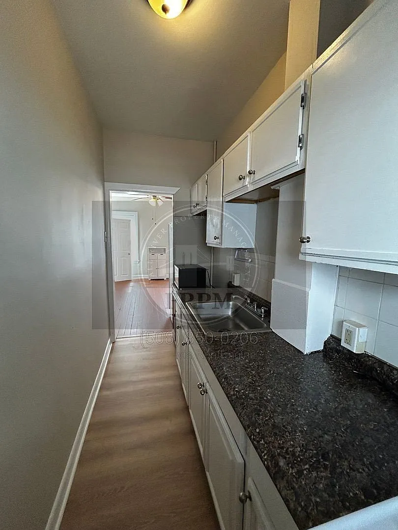2 bed, 1.0 bath, $1,500 — Photo 2
