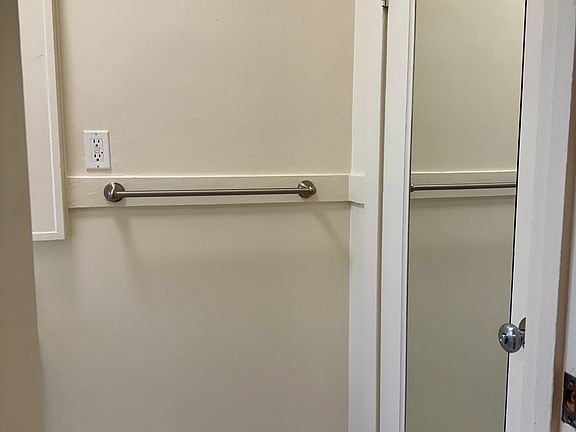 3rd image of 955 Hyde St APT 4