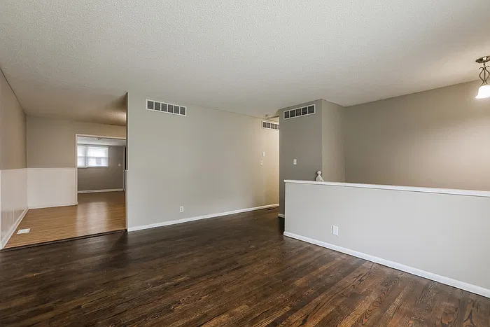 3 bed, 2.0 bath, 1622 sqft, $1,795 — Photo 2