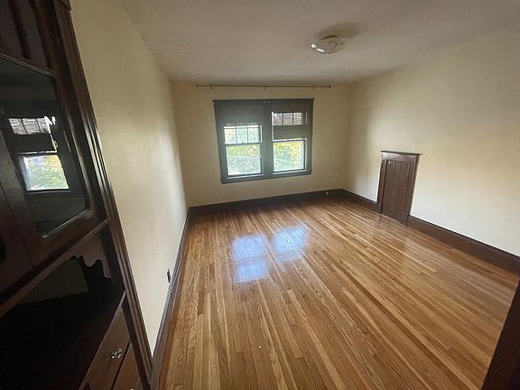 2nd image of 7 Elliot St Floor 3