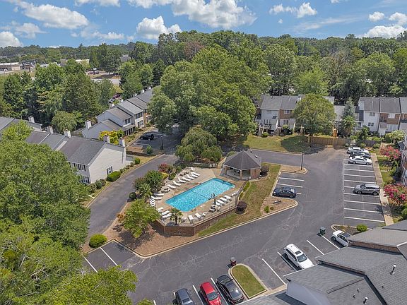 5th image of 31 Somersett Dr