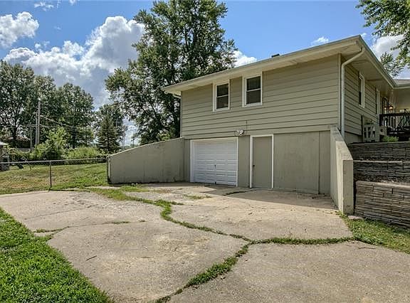 2nd image of 108 Nolker Dr