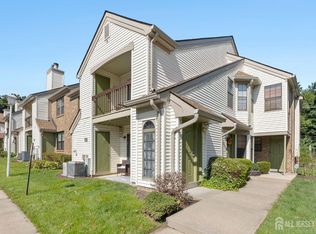 313 Sunshine Ct, Parlin, NJ 08859