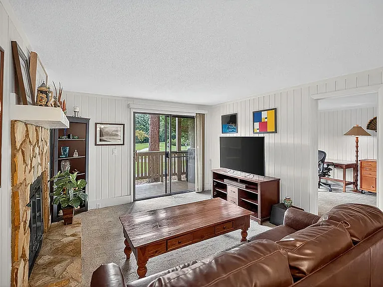 4001 Captains Walk Cir — Photo 17