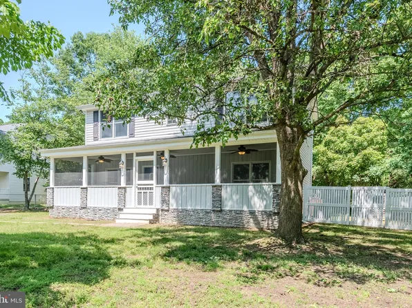 18552 Three Notch Rd, Lexington Park, MD 20653