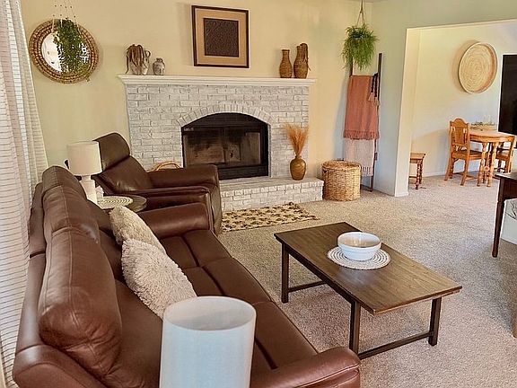 4th image of 6 Weatherby Ct