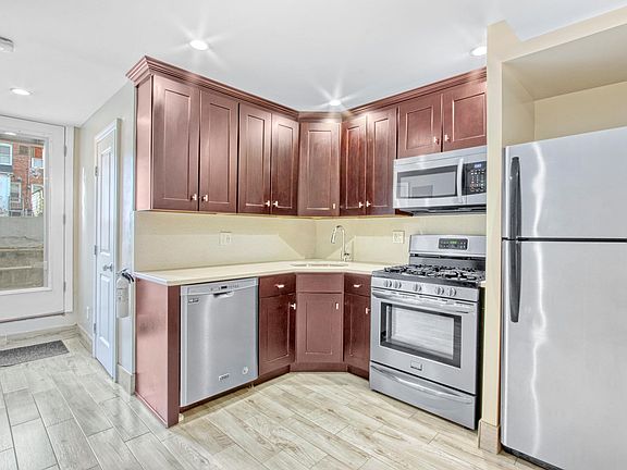 2nd image of 2062 E 41st St Floor 1