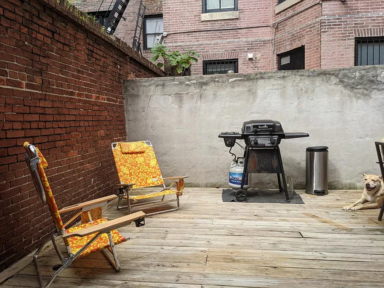 211 E Chase St #1 — Photo 2