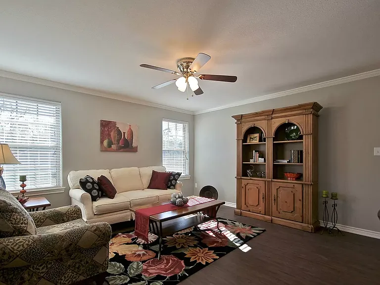 3980 Duchess Dr — Photo 2