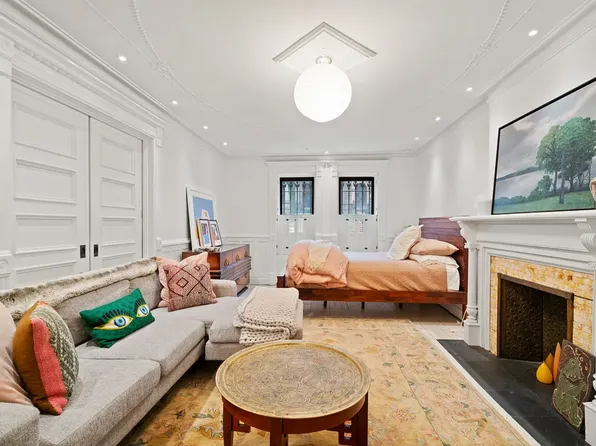 287 Park Place image 1 of 11