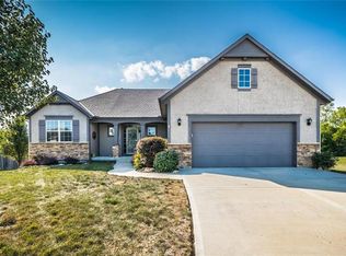 21742 Johnson Ct, Spring Hill, KS 66083