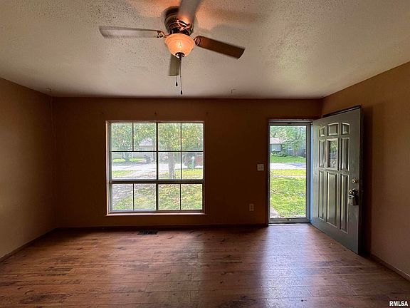 2nd image of 618 W Owens St