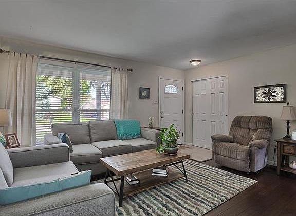 3rd image of 4078 Lockport Dr