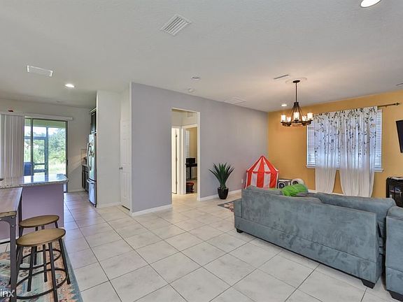 5th image of 8336R Red Spruce Ave