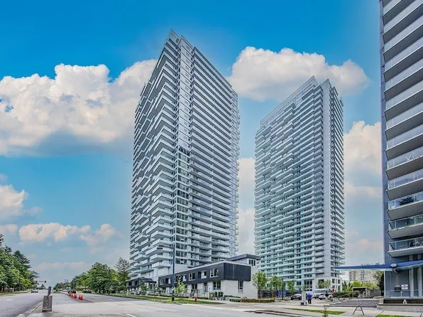 13778 100th Ave #2303, Surrey, BC V3T 0V3