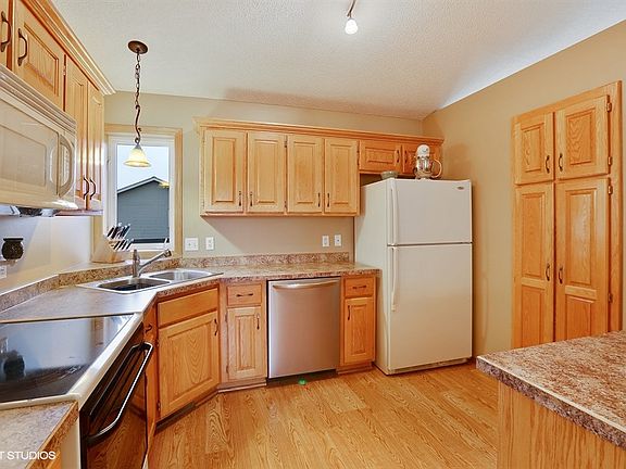 5th image of 14418 Wintergreen St NW