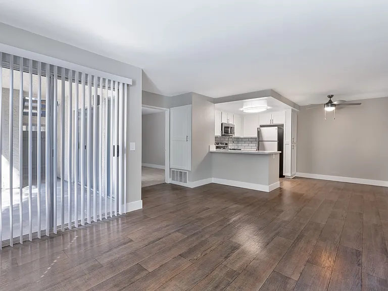 310 Jefferson Apartments — Photo 4