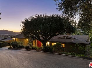 702 Cavanagh Rd, Glendale, CA 91207