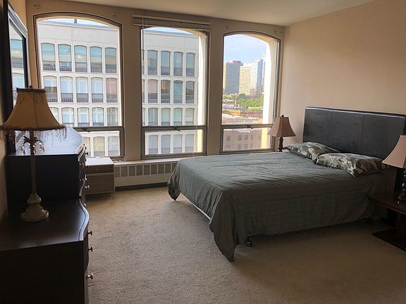 5th image of 1451 E 55th St #927S