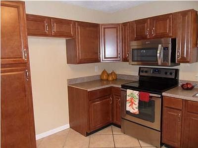 3rd image of 3619 Glendon Dr