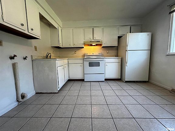 4th image of 3314-3316 W Sylvan Ln