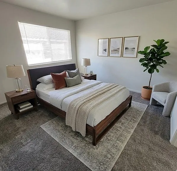 586 W Tiffany Town Dr #1 — Photo 3