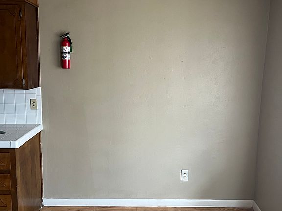 5th image of 2207 Jennifer Dr APT 6