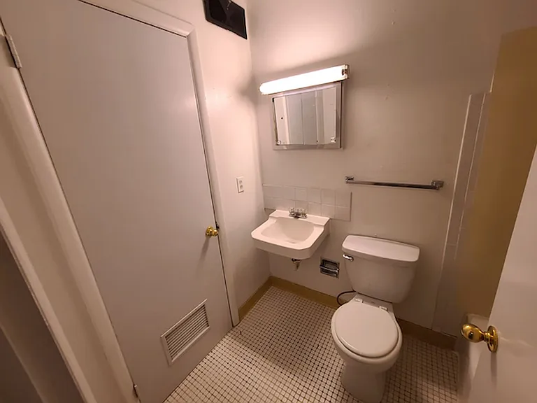 1016 Southpark Dr — Photo 7