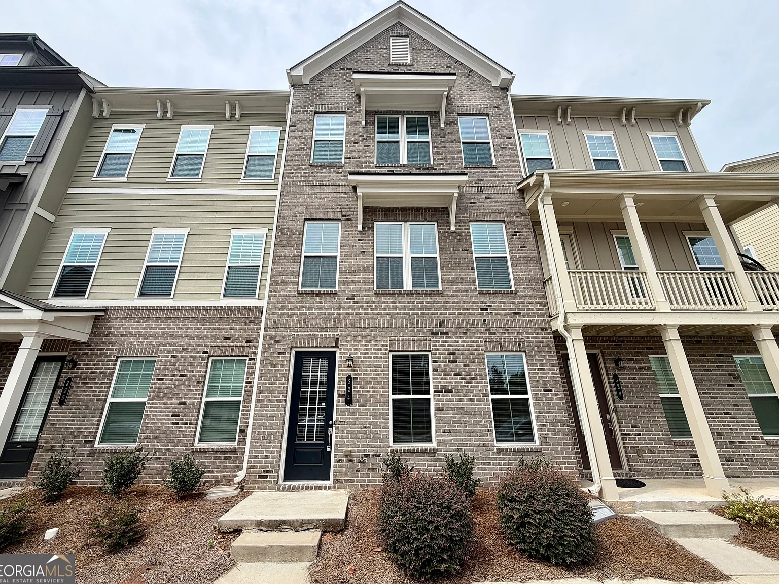 4 bed, 3.5 bath, 2138 sqft, $3,400 — Photo 1