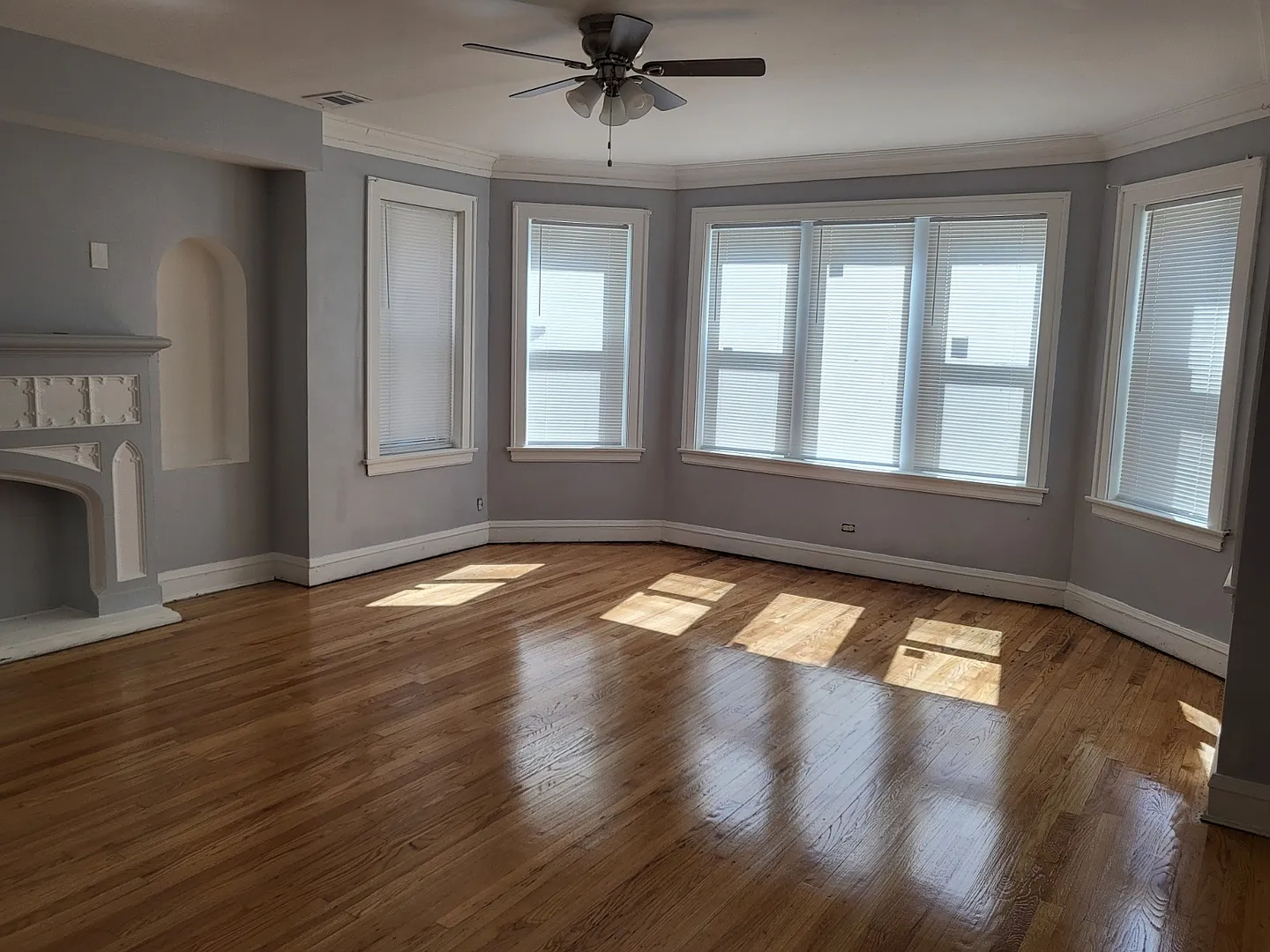 3 bed, 1500 sqft, $1,700 — Photo 2