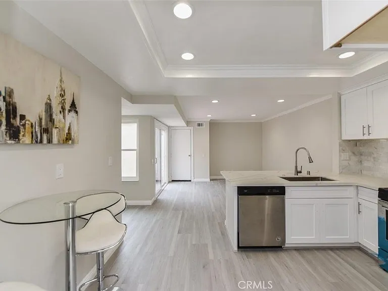 37 Wellesley #47 — Photo 12