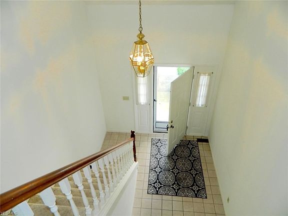 4th image of 850-2 Hampton Cir