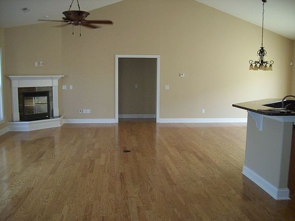 3rd image of 1201 Lillibridge Dr