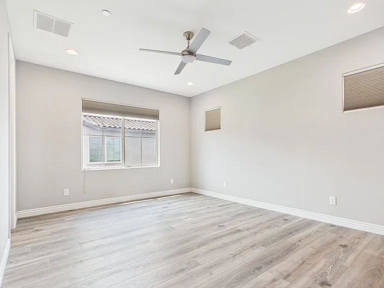 7001 E Portland St — Photo 31